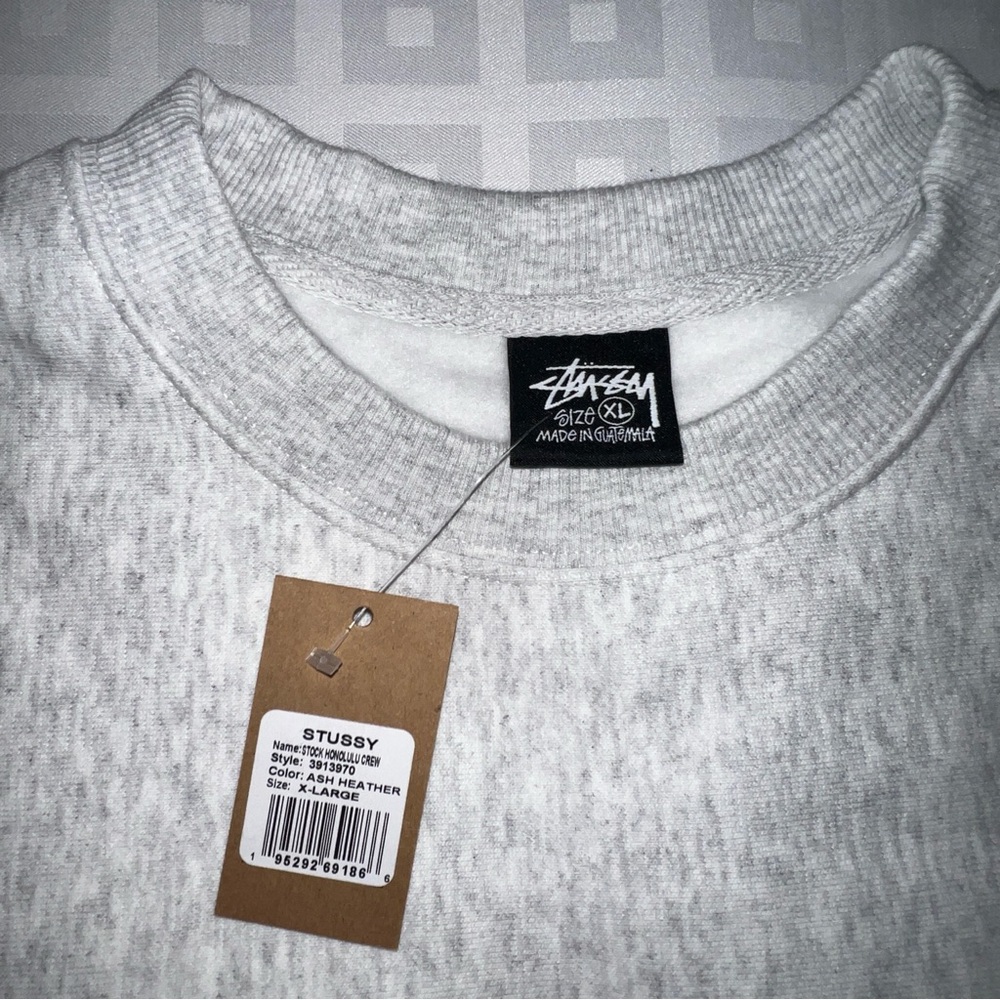 BNWT Stussy Exclusive Honolulu Light Gray Crewneck Sweater - Picture 3 of 3